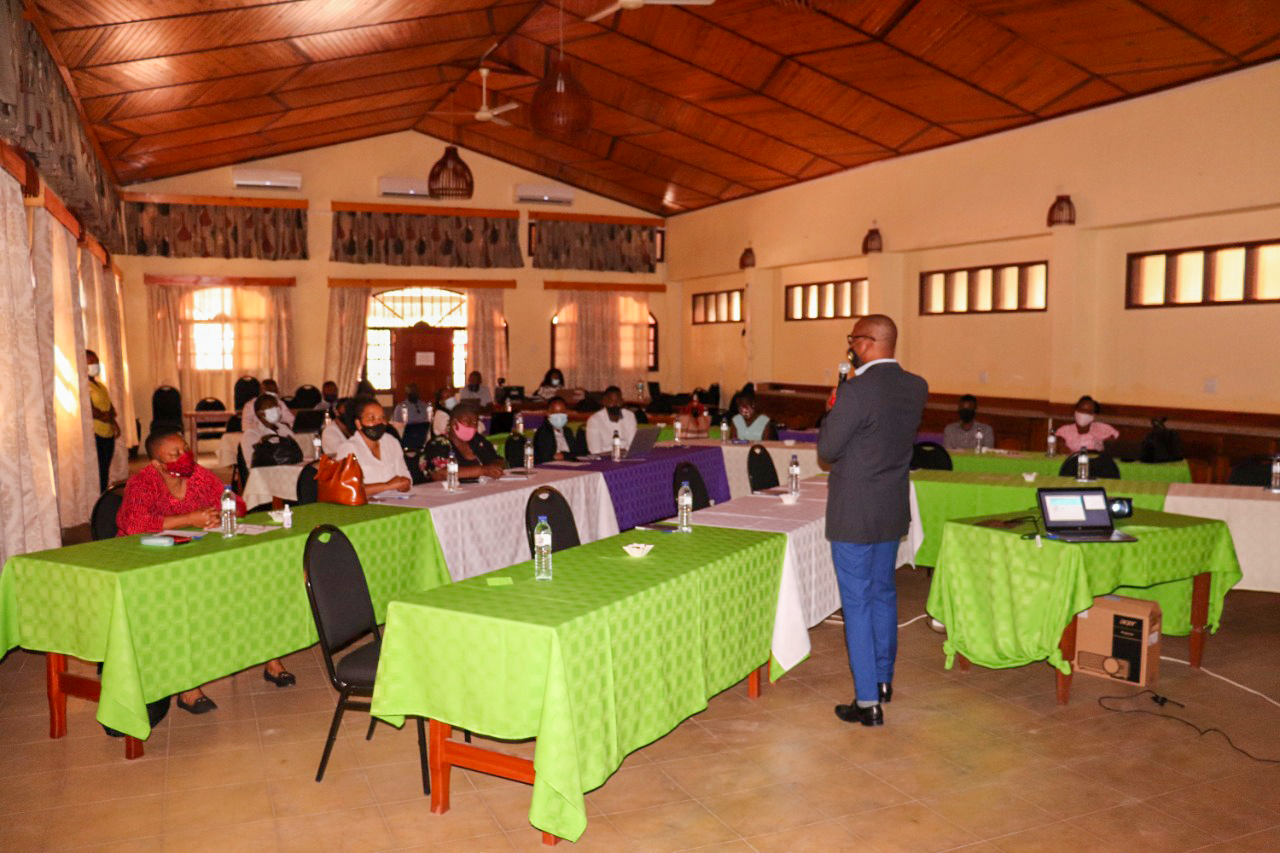 Read more about the article ProAzul capacita técnicos em matéria de Gestão Financeira – ao abrigo do Manual de procedimentos administrativos e financeiros da administração pública.​